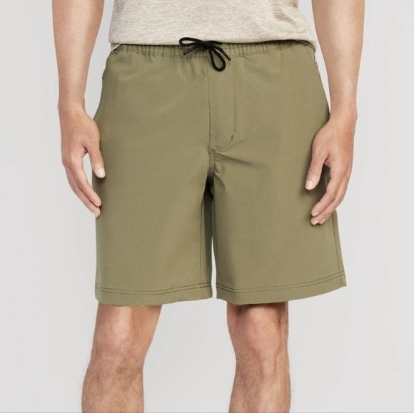 4XL • Old Navy • StretchTech Water-Repellent Jogger Shorts 9-inch inseam - Picture 1 of 3